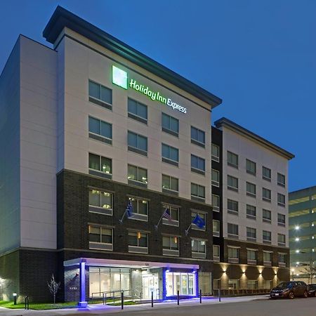 Holiday Inn Express - Milwaukee Downtown By Ihg Екстер'єр фото