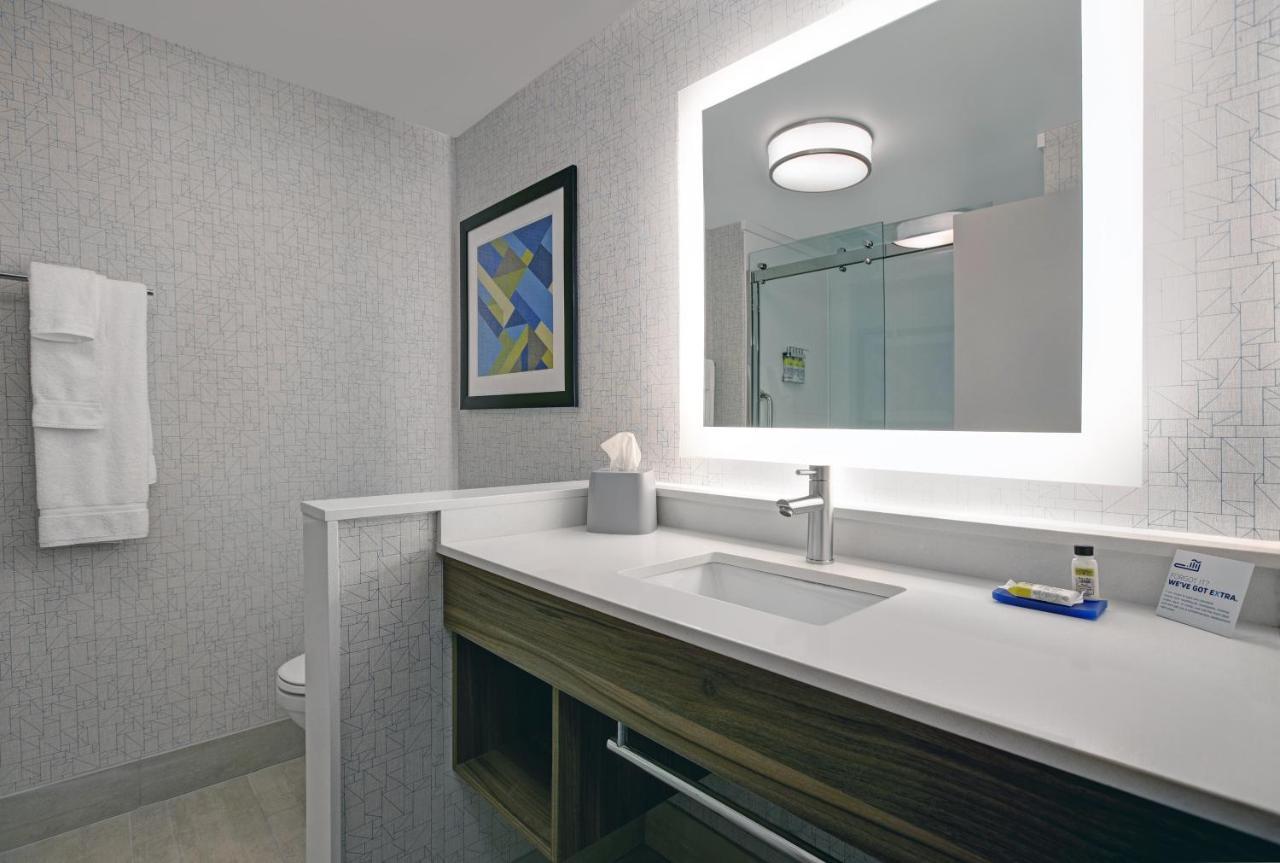 Holiday Inn Express - Milwaukee Downtown By Ihg Екстер'єр фото