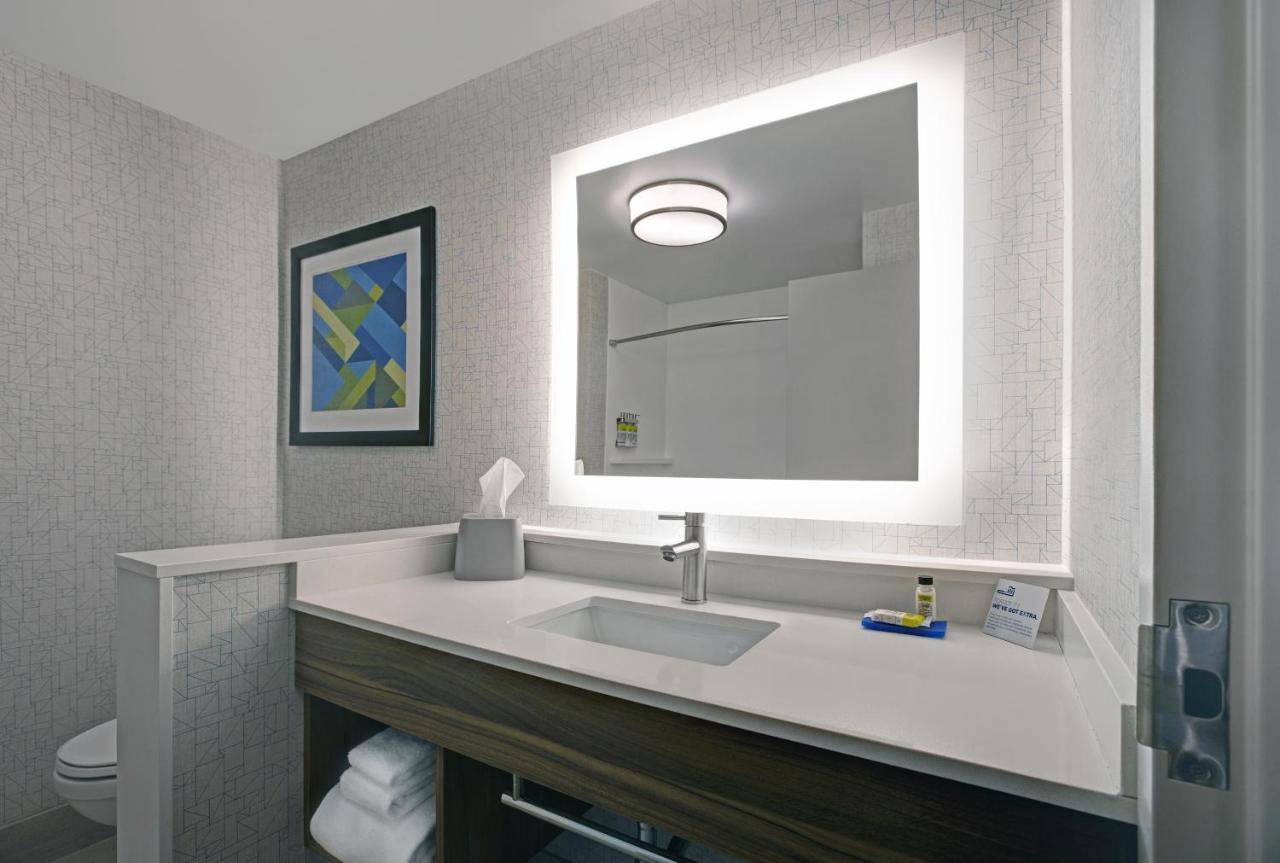 Holiday Inn Express - Milwaukee Downtown By Ihg Екстер'єр фото