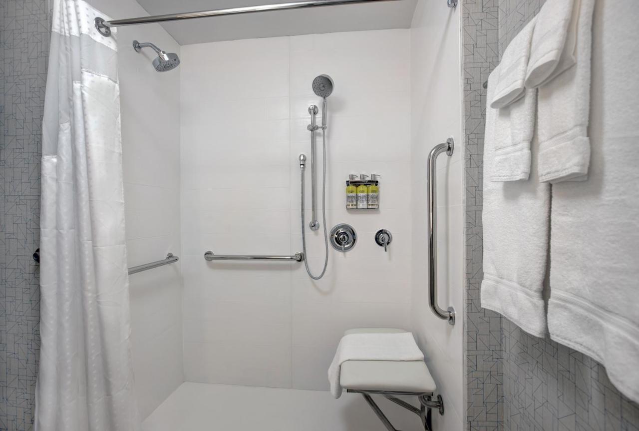 Holiday Inn Express - Milwaukee Downtown By Ihg Екстер'єр фото