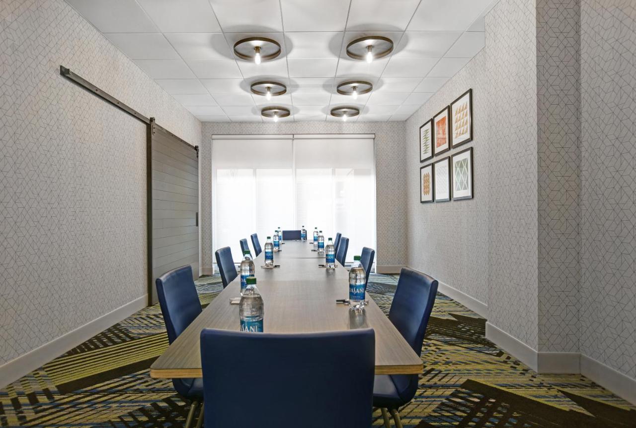 Holiday Inn Express - Milwaukee Downtown By Ihg Екстер'єр фото