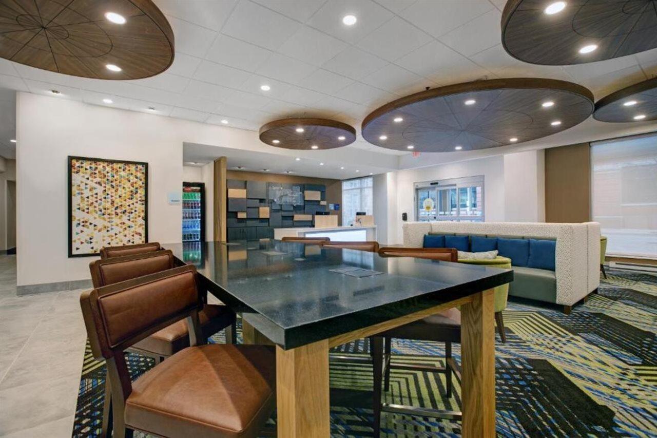 Holiday Inn Express - Milwaukee Downtown By Ihg Екстер'єр фото