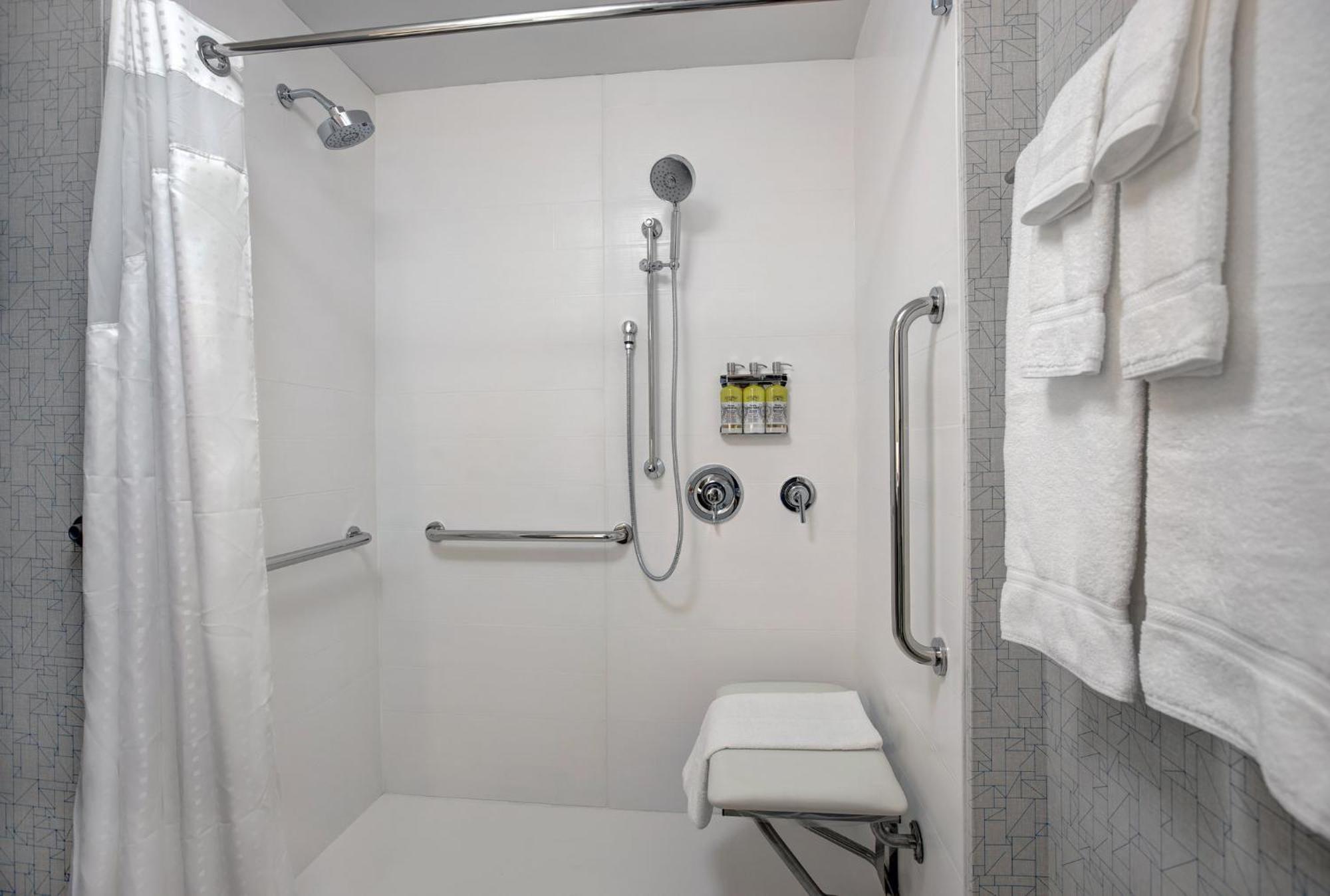 Holiday Inn Express - Milwaukee Downtown By Ihg Екстер'єр фото